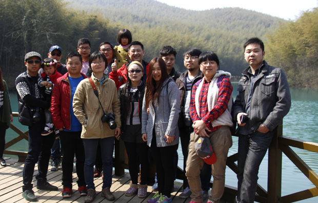 讓我們走進(jìn)春天里！